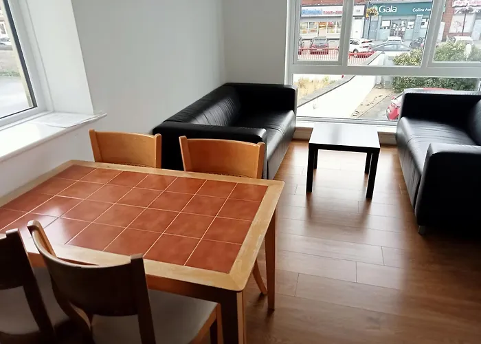 2 Bedroom, 2 Bathroom Lägenhet