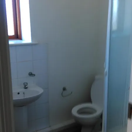 2 Bedroom, 2 Bathroom *