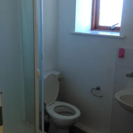 2 Bedroom, 2 Bathroom Appartement *